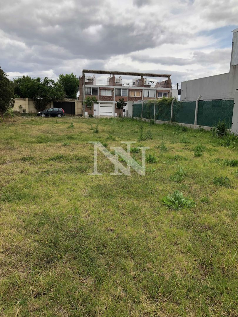 Lote en countries La Reserva